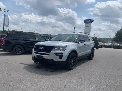 Navigation, Leather Seats, Cooled Seats, Remote Start, Rear View Camera! This 2018 Ford Explorer has...