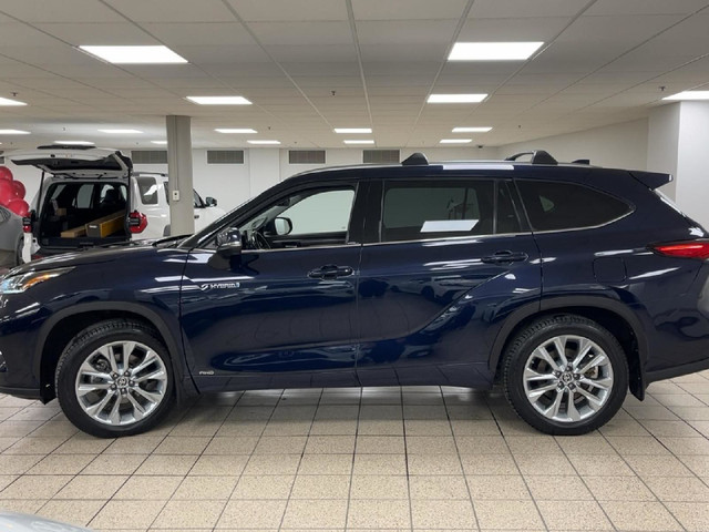 2020 Toyota Highlander HYBRID LIMITED in Cars & Trucks in Calgary - Image 3