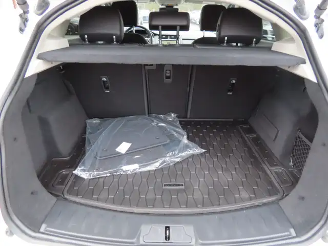 2021 Jaguar E-PACE SE P250 AWD - Navigation - 1 OWNER CAR !!! in Cars & Trucks in Oakville / Halton Region - Image 36