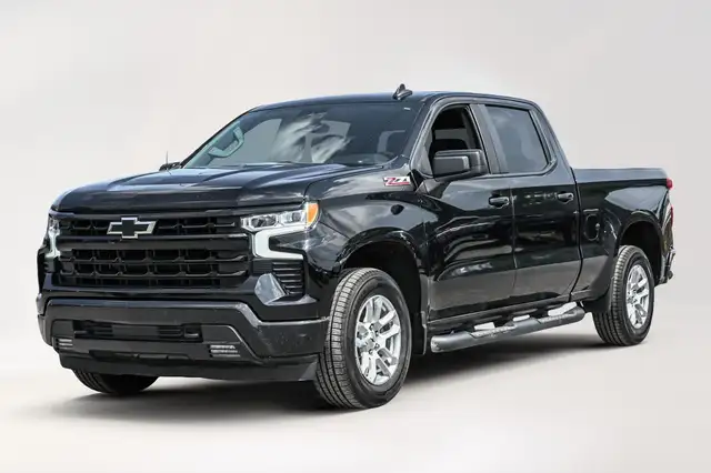 2022 Chevrolet Silverado 1500 RST Z71 Awd 4X4 Crew Cab / 5.3L V8 in Cars & Trucks in City of Montréal - Image 2