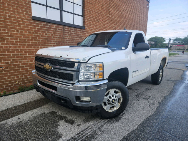 2011 Chevrolet Silverado 2500HD 2WD Reg Cab 133.7" LT in Cars & Trucks in Oakville / Halton Region - Image 3