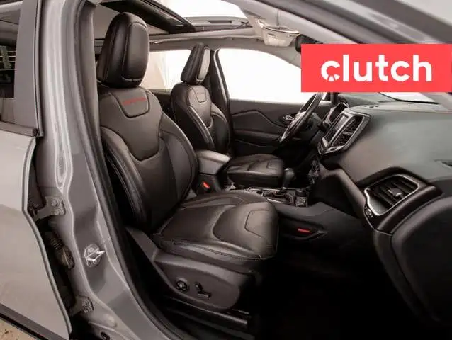 2019 Jeep Cherokee Trailhawk Elite 4x4 w/ Apple CarPlay & Androi dans Autos et camions dans Bedford - Image 18