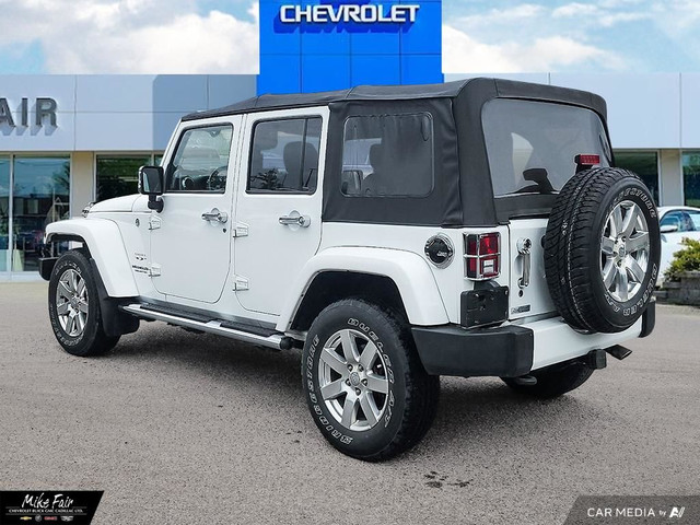 2016 Jeep Wrangler Unlimited Sahara in Cars & Trucks in Ottawa - Image 4