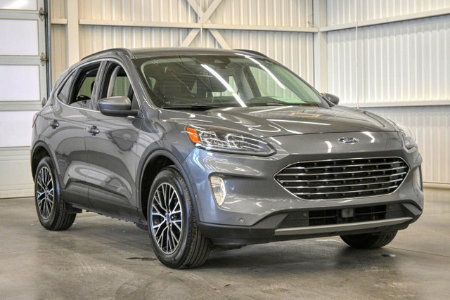 2021 Ford Escape Hybrid Titanium hybride rechargeable 4 cyl. 2,5 in Cars & Trucks in Sherbrooke