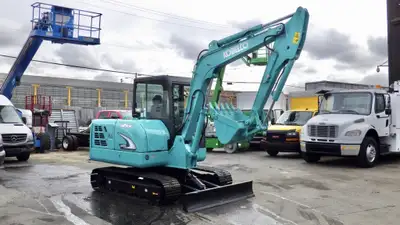 2015 Kobelco SK60-8 Tracked Excavator 6 t Length 5,85 m Width 1,96 m Height 2,55 m Bucket Capacity 0...