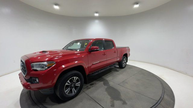 2019 Toyota Tacoma SR5 in Cars & Trucks in Strathcona County - Image 4