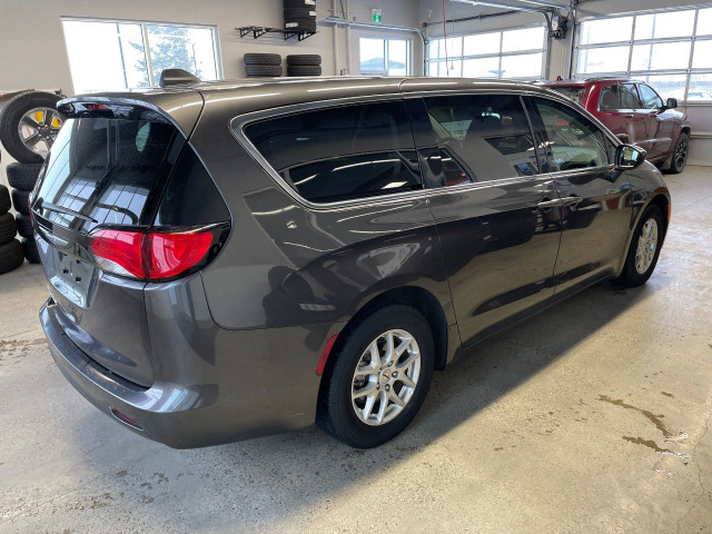2023 Chrysler Grand Caravan in Cars & Trucks in Lethbridge - Image 4