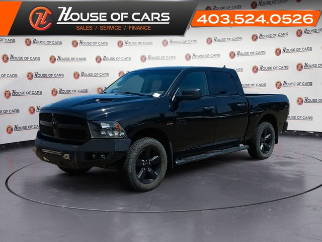 2020 Ram 1500 Classic Express 4x4 Crew Cab 5'7 Box in Cars & Trucks in Lethbridge