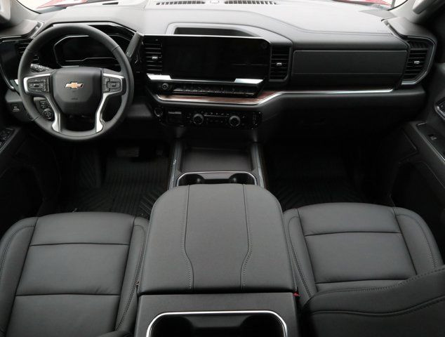 2024 Chevrolet Silverado 2500HD LT in Cars & Trucks in Lloydminster - Image 3