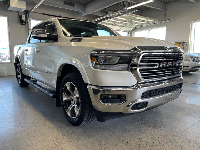 2022 RAM 1500 Laramie LOW KM'S | HEATED/COOLED SEATS | TOW PKG | in Cars & Trucks in Lethbridge - Image 3
