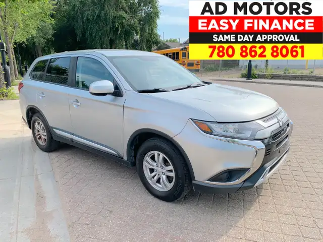 2019 Mitsubishi Outlander 4x4 ES AWC sharp looking in Cars & Trucks in Edmonton - Image 3
