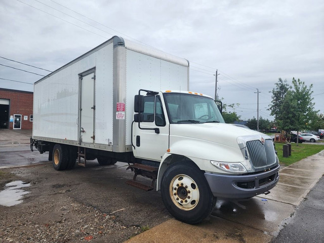 2018 International 4300 4300 - 26Ft - Cummins Diesel - Lift Gate in Cars & Trucks in City of Toronto - Image 2