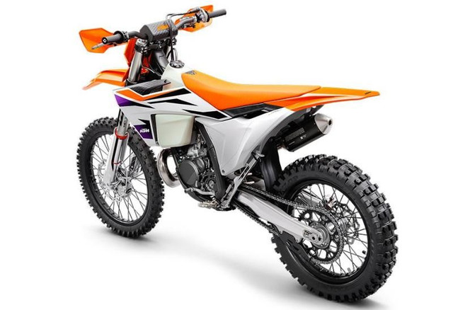 2024 KTM 250 XC in Dirt Bikes & Motocross in Laval / North Shore - Image 3