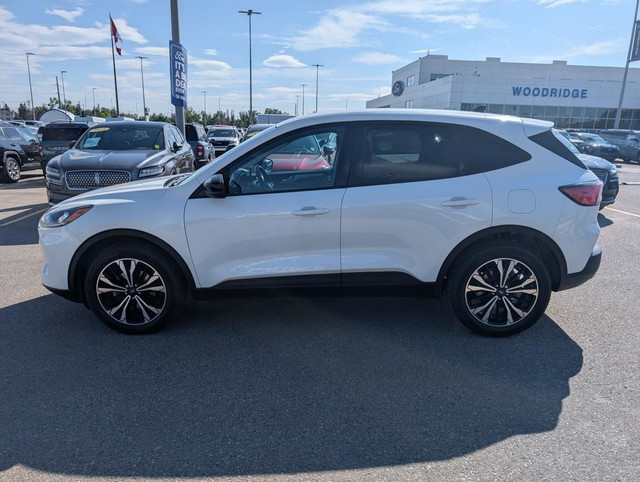 2021 Ford Escape SE 1.5L, NAVIGATION, CLOTH HEATED POWER SEAT... in Cars & Trucks in Calgary - Image 2