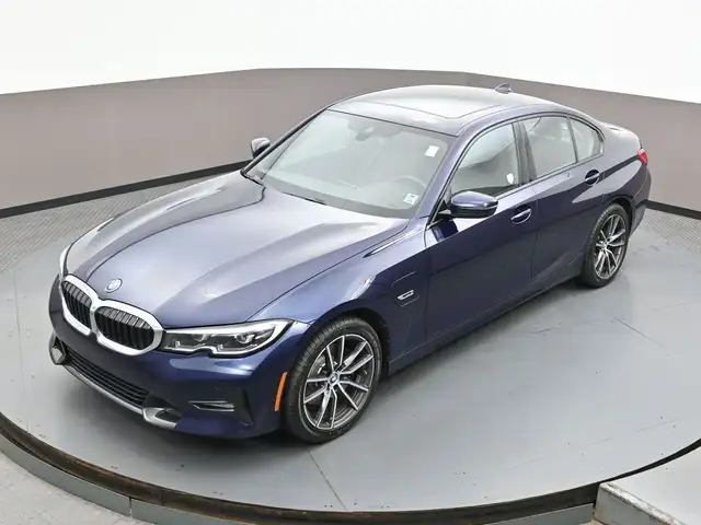 2022 BMW 3 Series 330e x-DRIVE PREMIUM ESSENTIAL PACKAGE, MOONRO dans Autos et camions dans Ville d’Halifax - Image 38