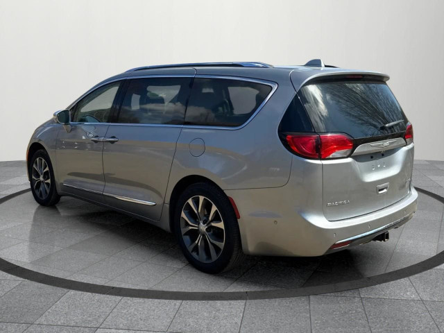 2017 Chrysler Pacifica Limited Limited|| Fully Loaded|| Finan... in Cars & Trucks in Mississauga / Peel Region - Image 4