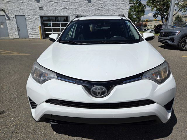 2018 Toyota RAV4 LE in Cars & Trucks in Calgary - Image 2