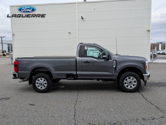 FORD F-350 SUPER DUTY XLT 2023 in Cars & Trucks in Victoriaville - Image 4