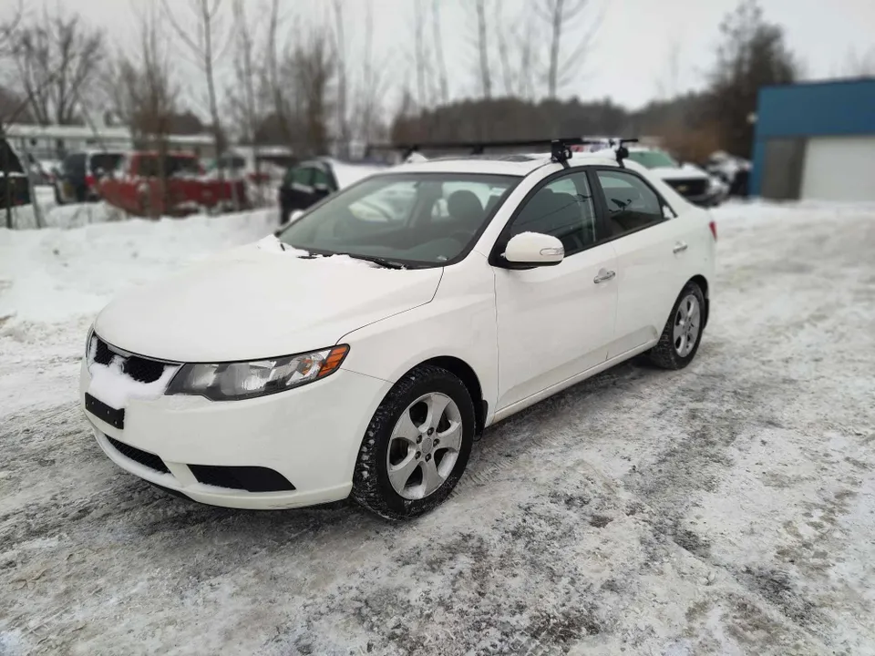 2010 Kia Forte EX-P/ROOF-ONLY 104,000 KM-EXTRA CLEAN!