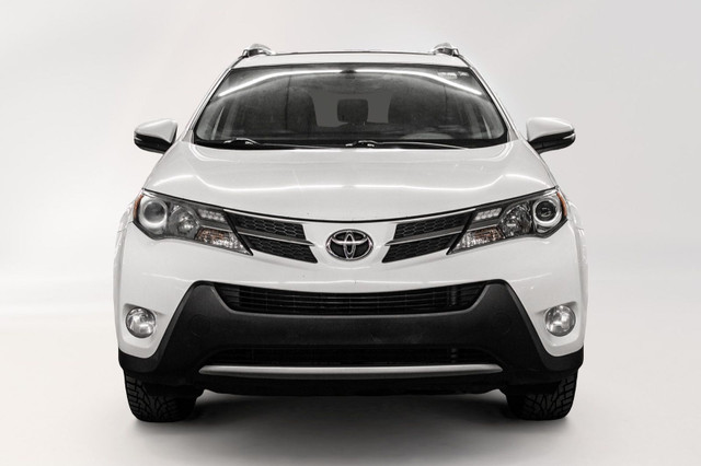 2015 Toyota RAV4 XLE Bas Mileage * Clean Carfax in Cars & Trucks in City of Montréal - Image 2
