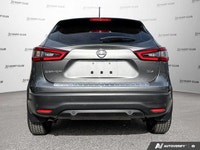Grab a score on this certified 2022 Nissan Qashqai SV before someone else takes it home. Roomy but e... (image 5)