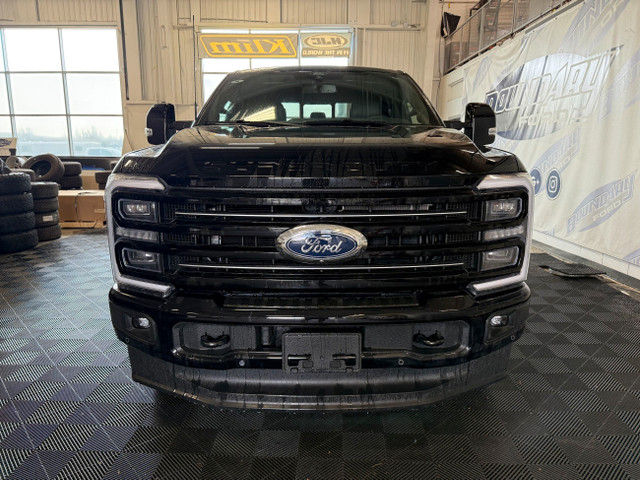2025 Ford F-350 PLATINUM | 5TH WHEEL HITCH PREP PKG | MOON ROOF in Cars & Trucks in Lloydminster - Image 4