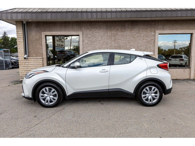 2021 Toyota C-HR LE | ADAPTIVE CRUISE | CARPLAY | BACKUP CAMERA! in Cars & Trucks in Winnipeg - Image 4