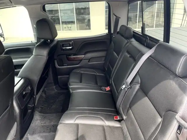 2017 GMC Sierra 1500 SLT in Cars & Trucks in Edmonton - Image 14