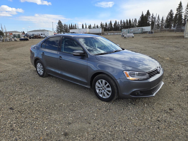 2013 Volkswagen Jetta in Cars & Trucks in Edmonton - Image 2