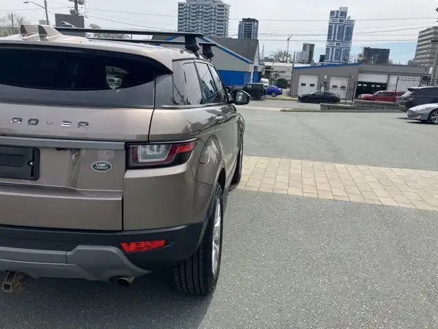 2019 Land Rover Range Rover Evoque SE WINTER TIRES INCLUDED! dans Autos et camions dans Ville d’Halifax - Image 10