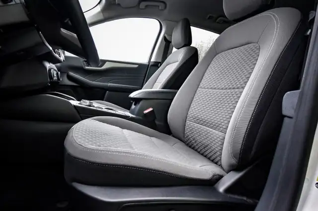 2022 Ford Escape SE Hybrid • HEATED SEATS • SPORT APPEARANCE PKG in Cars & Trucks in Kingston - Image 30