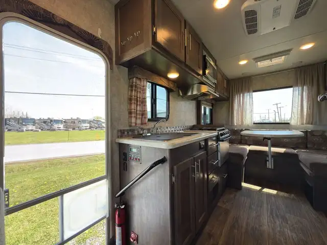 2018 Adventurer 19RD Motorisé classe C 2018 ALP Adventurer 19RD in RVs & Motorhomes in Lanaudière - Image 13