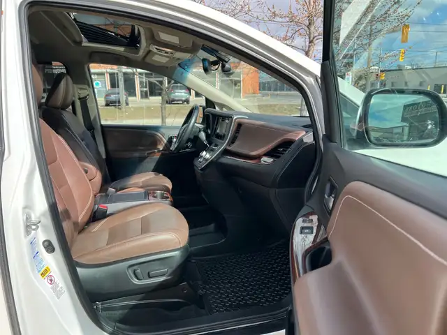 2017 Toyota Sienna XLE LIMITED AWD DUAL SUNROOF NAVI DVD BSM in Cars & Trucks in City of Toronto - Image 15