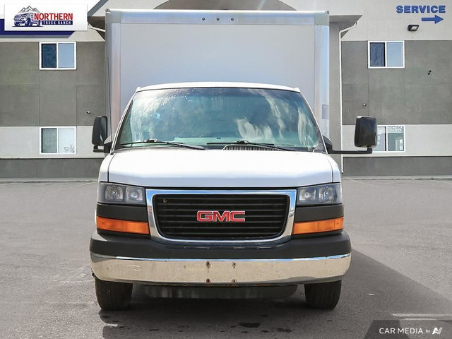 2013 GMC Savana Cutaway Standard CUBE VAN / BOX TRUCK in Cars & Trucks in Edmonton - Image 2