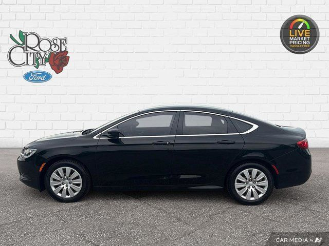 2015 Chrysler 200 LX *LOW KM's* | Cloth Seats | Bluetooth in Cars & Trucks in Windsor Region - Image 3