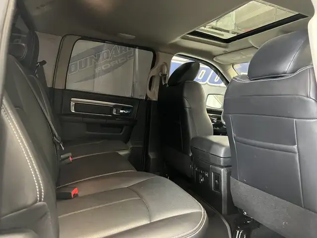 2018 Ram 2500 LARAMIE 6.7 DSL 4X4 | LIFT | FUEL RIMS | LOW KMS! dans Autos et camions dans Lloydminster - Image 39