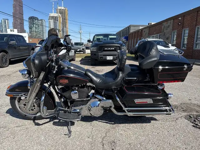 2001 Harley-Davidson Electra Glide Classic ~ ELECTRA GLIDE ~ 88C in Sport Touring in City of Toronto - Image 3