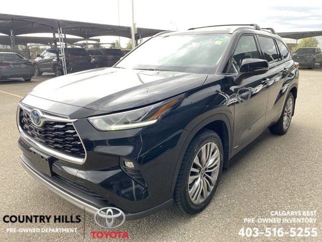 2020 Toyota Highlander Hybrid Platinum - Tow Hitch - in Cars & Trucks in Calgary - Image 2