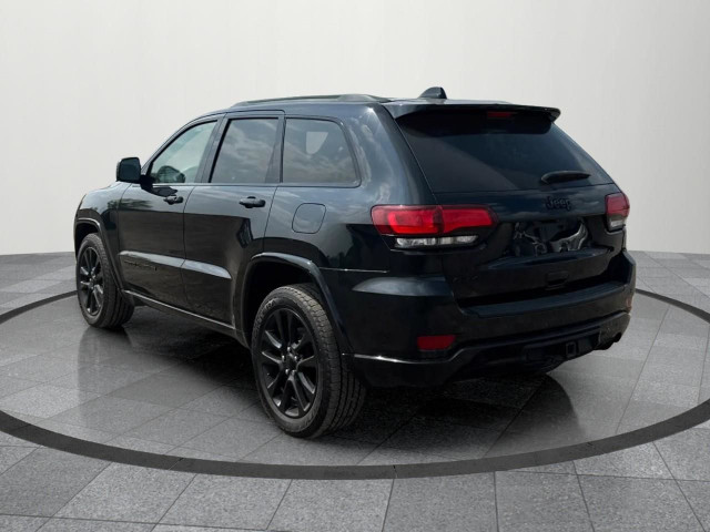 2018 Jeep Grand Cherokee Laredo Altitude IV – Black on Black... in Cars & Trucks in Mississauga / Peel Region - Image 4