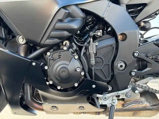 2025 YAMAHA YZF-R1-BLACK! in Street, Cruisers & Choppers in Delta/Surrey/Langley - Image 7