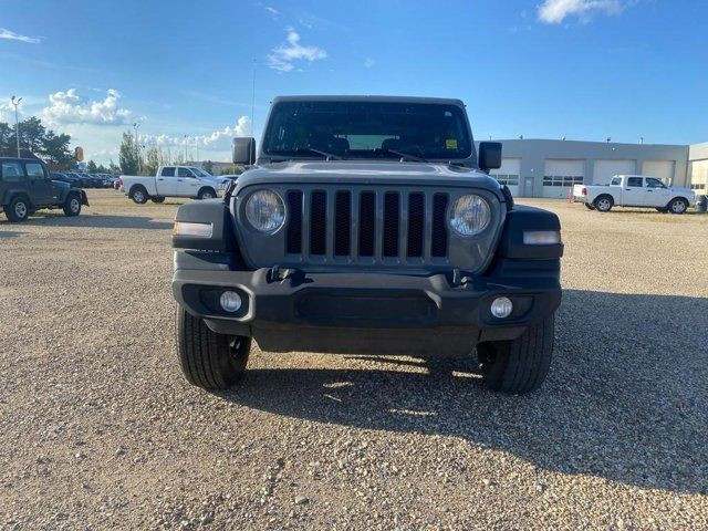 2022 Jeep Wrangler Sport 2 Door 4x4 V6 Auto Nav Capable Hard Top in Cars & Trucks in St. Albert - Image 2