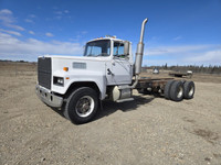 1985 Ford T/A Day Cab Cab & Chassis Truck LTL 9000