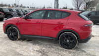 This Dodge Hornet is equipped with: Leather Seats - Red, Remote Start System, Heated Front Seats, He... (image 6)