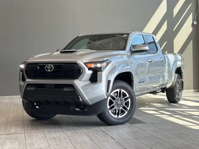 2025 Toyota Tacoma Sport | 6ft Truck Bed | Wireless Charging dans Autos et camions dans Ville d’Edmonton - Image 3