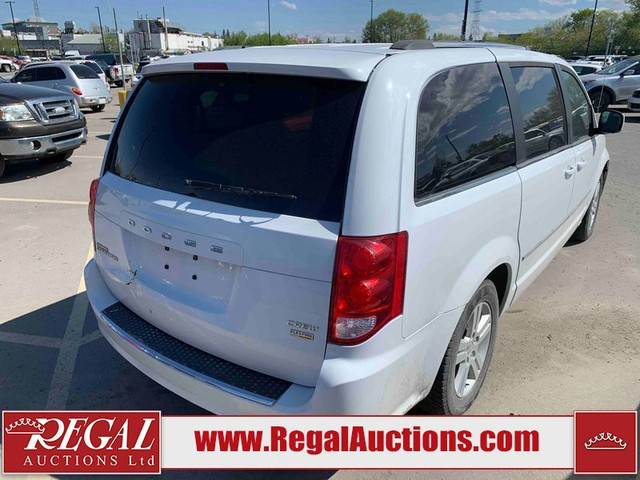 2017 DODGE CARAVAN dans Autos et camions  à Calgary - Image 4