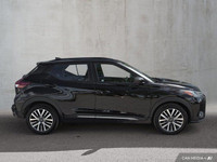 This Front-Wheel Drive vehicle offers heated front seats, a heated steering wheel, and Remote Engine... (image 6)