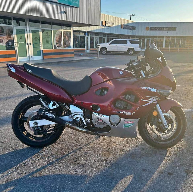 2006 SUZUKI GSX600F KATANA-BURGUNDY! in Street, Cruisers & Choppers in Edmonton - Image 4