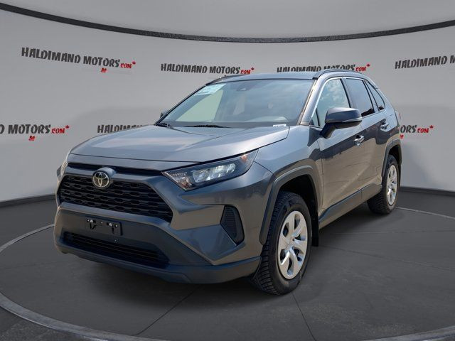 2021 Toyota RAV4 LE in Cars & Trucks in Hamilton