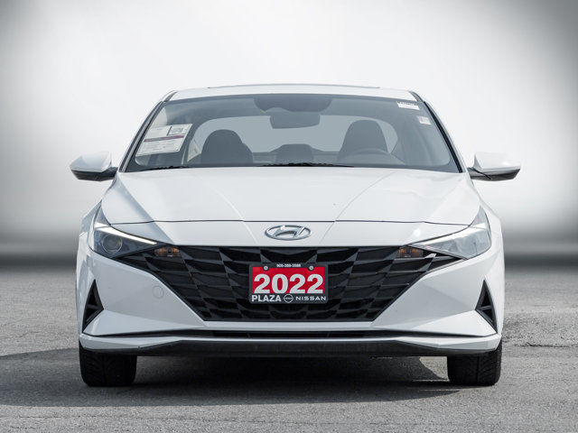 2022 Hyundai Elantra Preferred | Clean Carfax | Sunroof | Blind in Cars & Trucks in Hamilton - Image 2