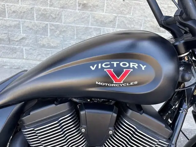 2017 Victory Motorcycles High-Ball Suede Black in Street, Cruisers & Choppers in Kamloops - Image 5